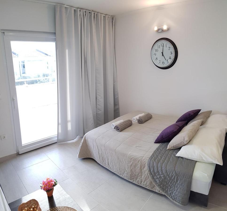 Apartments With A Parking Space Novalja, Pag - 4097 Екстериор снимка
