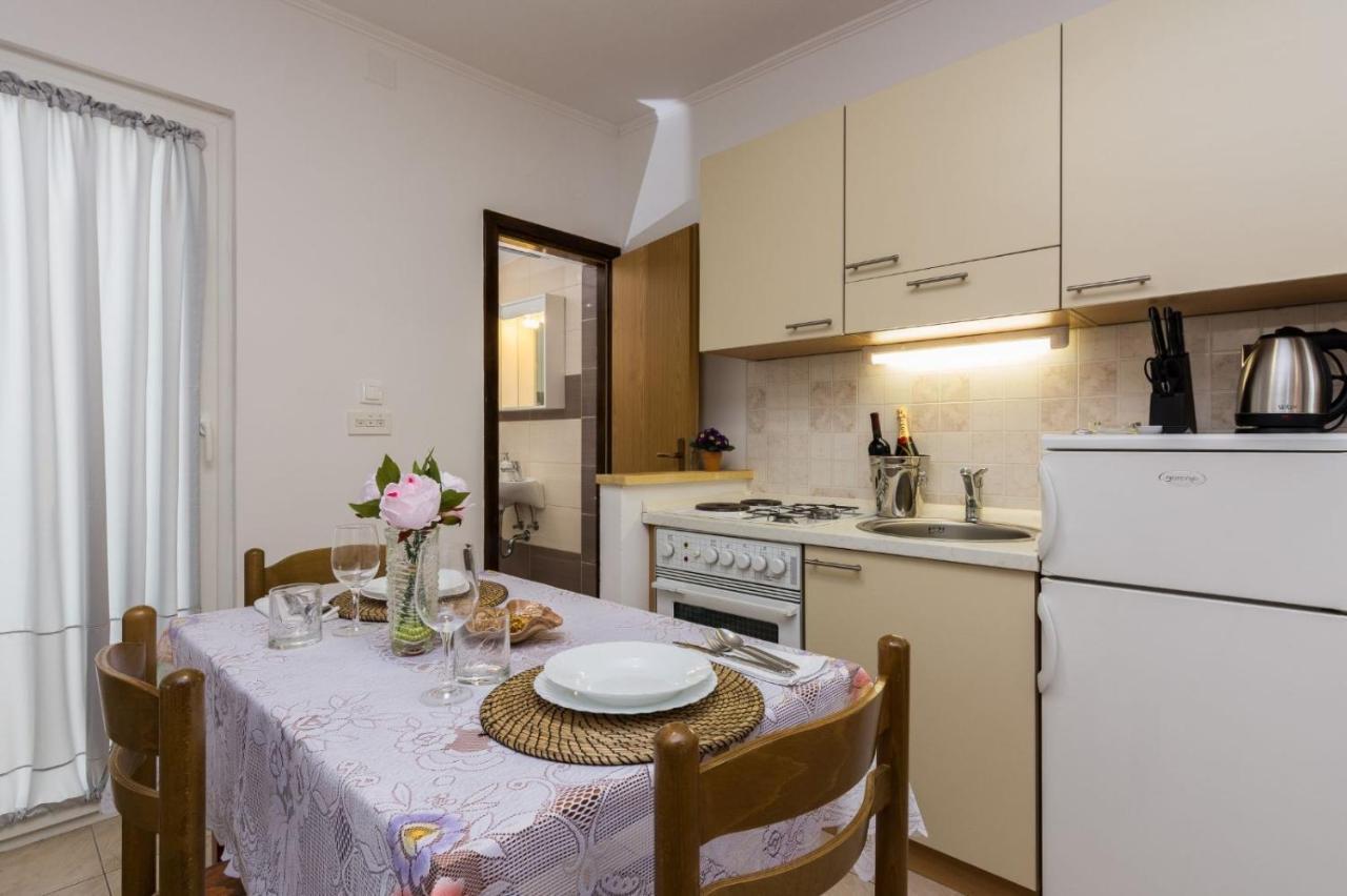 Apartments With A Parking Space Novalja, Pag - 4097 Екстериор снимка